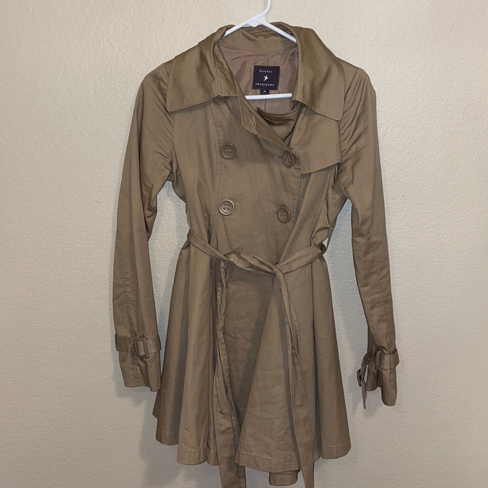 Forever 21 pleated trench coat tan color fit and flare M